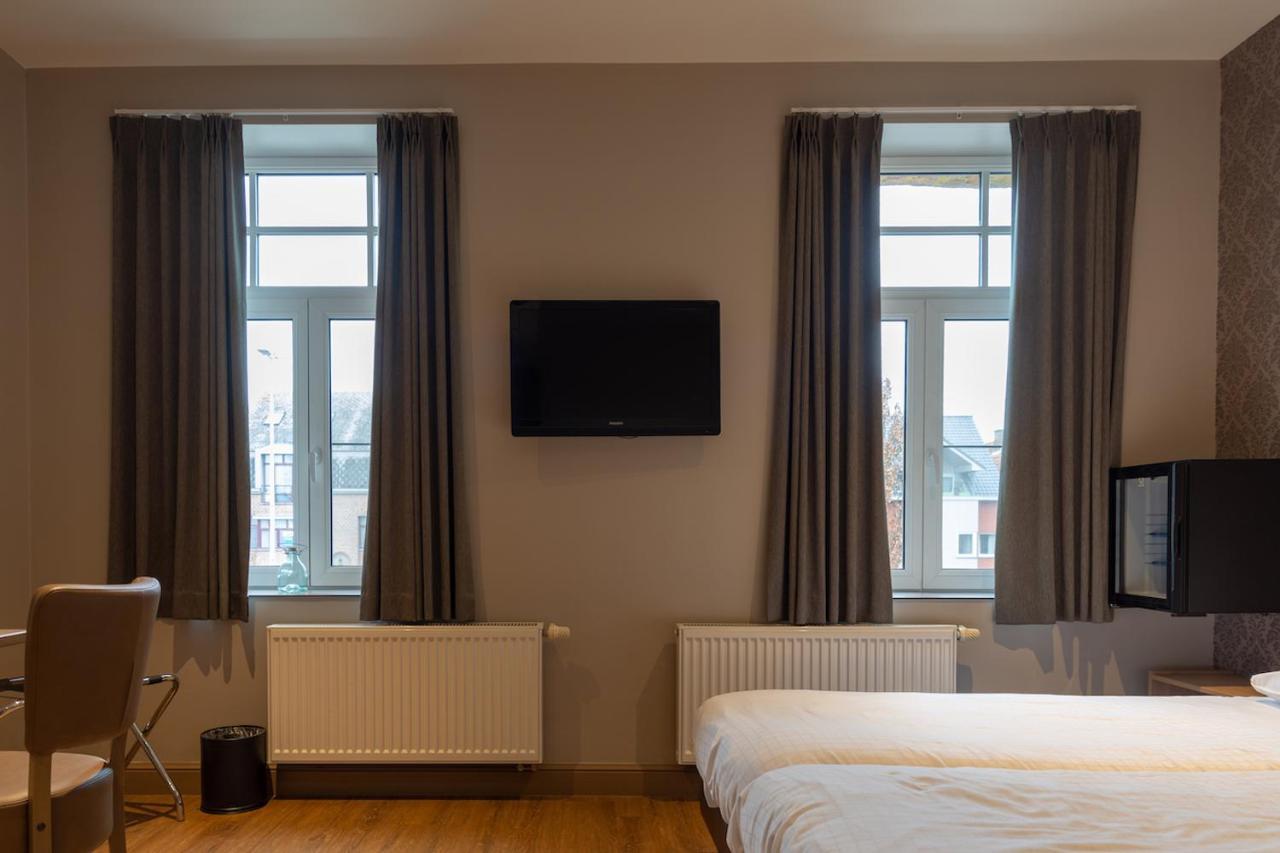Oud Gemeentehuis Poelkapelle Kültér fotó