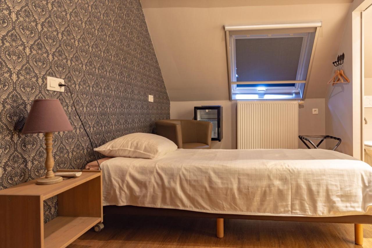 Oud Gemeentehuis Poelkapelle Kültér fotó