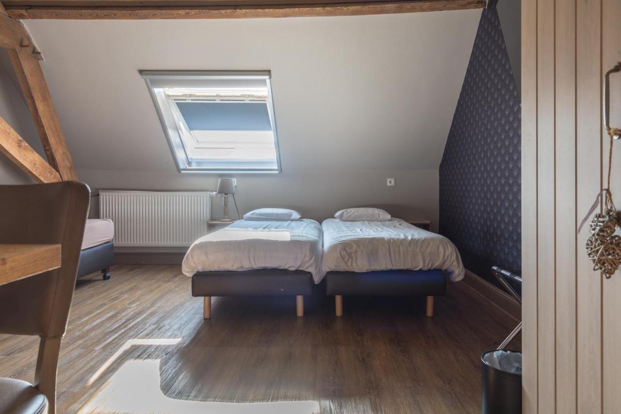 Oud Gemeentehuis Poelkapelle Kültér fotó