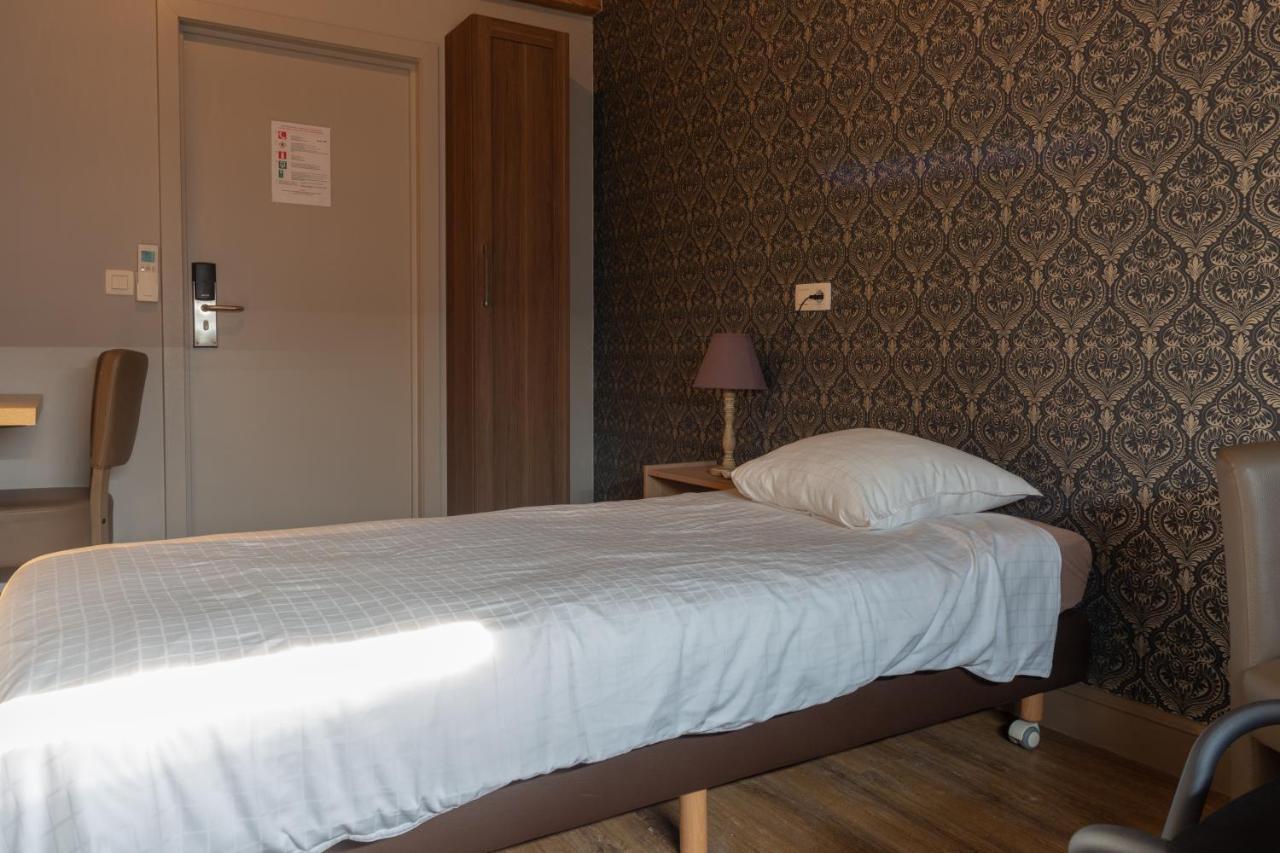 Oud Gemeentehuis Poelkapelle Kültér fotó