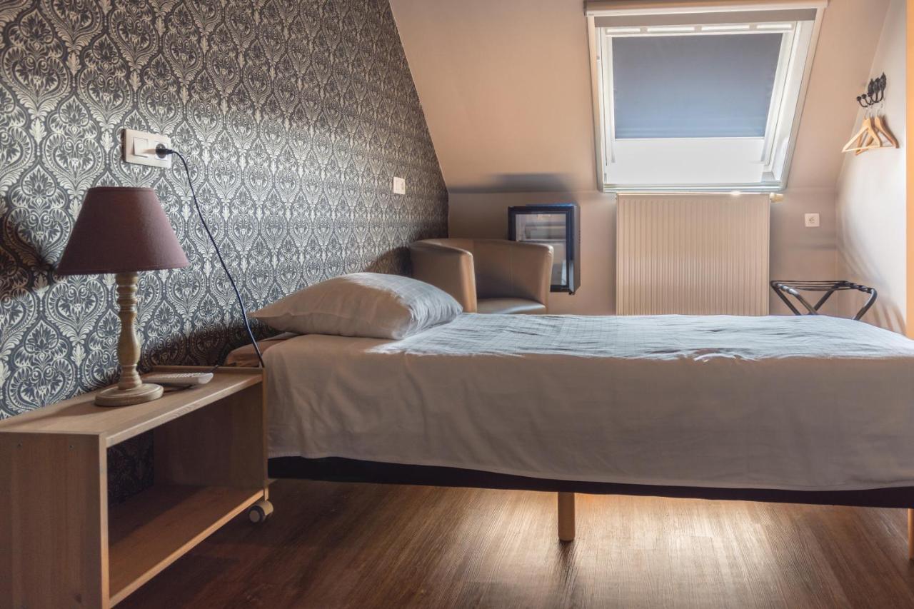 Oud Gemeentehuis Poelkapelle Kültér fotó